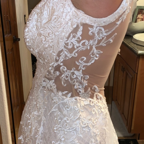 Brand New - David’s Bridal - A-Line Wedding Dress - Picture 8 of 8